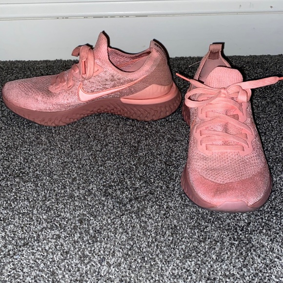 Nike Shoes - Womens Nike Epic React